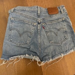 Levis Ribcage Jean shorts 27